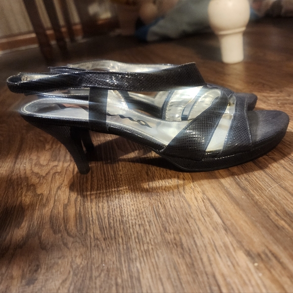 Nina Nadette Black Leather Croc Pattern Strappy Heel Sandals 7 New - Picture 4 of 14